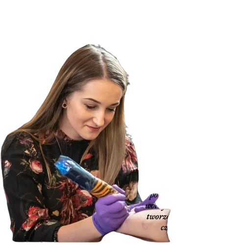 Dominika, Tattoo Artist